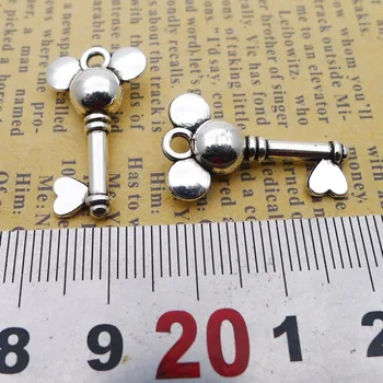 100pcs Nøgler Charms 14mm x 25mm DIY Smykker at Gøre Vedhæng i antik sølv farve