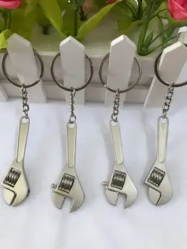10stk Nyhed Mini skruenøgle Nøgleringe Metal Spade Nøgleringe nøgleringe Håndsender 3D skruenøgle Metal Værktøj Souvenir-nøgleringe