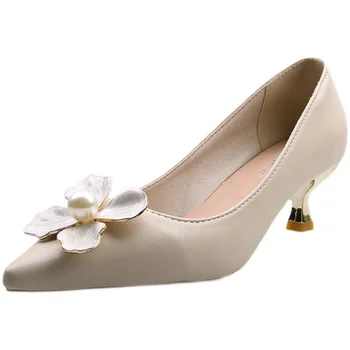 2021 foråret og sommeren nye kvindelige koreanske mode, enkel, stilet firkantet tå høje hæle enkelt sko pearl blomster.