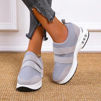 2021 Kvinder Mode Vulcanized Sneakers Platform Solid Farve Lejligheder Ladies Casual Sko Åndbar Kiler Damer Walking Sneakers