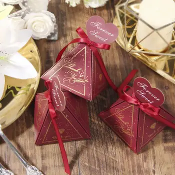30stk/masse Pyramide-Stil Bryllup Favoriserer Slik Kasser med Bånd Chokolade Emballage Baby Shower Fordel gaveæske