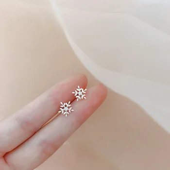 Friske Mini Style Sølv Farve Crystal Solitaire Øreringe Indlagt Zircon Øreringe Til Søde Kvinder Pige Bryllup Part Gave