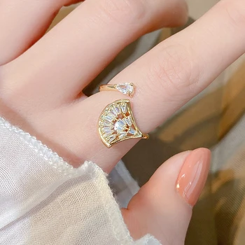 Koreanere Trendy Nye Ankommer Ginkgo Biloba-Blade Kvinder Ring Justerbar Bling Top Kvalitet CZ Band Engagement Brude Anillos Ringe
