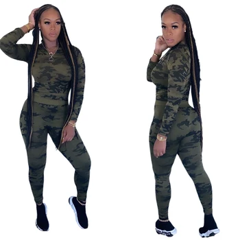 Kvinder er to-delt lynlås-op camouflage jakke og blyant bukser passer til to-stykke afslappet sportstøj fitness passer til