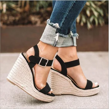 Kvinders sandaler, nye sommer sandaler til kvinder i stor størrelse spot kile spænde bælte Europæiske Amerikanske åben tå højhælede damesko