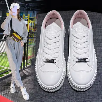 Kvinders sko 2021 nye koreanske version studerende yrelsens små sko hvid sko kvinder nye trend foråret hundrede høj muffin bunde