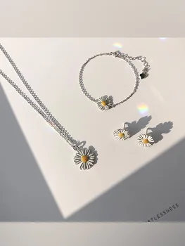 Mode Æstetiske Ferie Halskæde Metal Geometriske Blomster Daisy Vedhæng Kæde Kravebenet Kort Kæde Kvinder Smykker