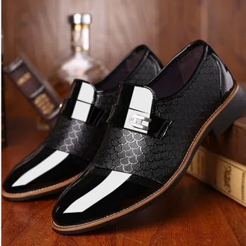 Mænds sko Læder Prægning Classic Fashion Luksus mænd sko Slid-resistente Non-slip Mans fodtøj Anti-slip Sort sko
