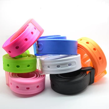 Nye Eco-Friendly Plastic Bælte Unisex Silikone Gummi Bælte Koreansk Stil Glat Spænde For Kvinder, Mænd Unisex Candy Farver 5 Farver