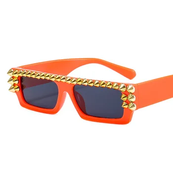Nye Europæiske og Amerikanske mode solbriller, lille torv nitte solbriller personlighed punk kvindelige square solbriller
