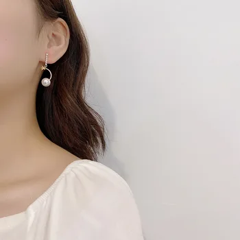 Nye simple mode personlighed alsidig S925 sølv nål stjernede perle halv runde kvindelige øreringe