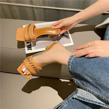 Simpel metal dekoration mode tøfler kvinder 2021 sommeren nye stil spænde midten af stilethæl hæl sandaler og hjemmesko til kvinder sko