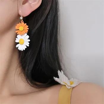 Simple Japanske Daisy Øre Stud Simple Kvindelige Blomst Øreringe I 2020 Nye Mode Hipster Øre Kvindelige Stud