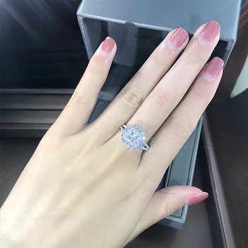 Smukke Firkantede Form Kvinder Ring Fuld Bling Iced Out Micro Bane Crystal Zircon Blændende Brude Ring Bryllup Engagere Ring