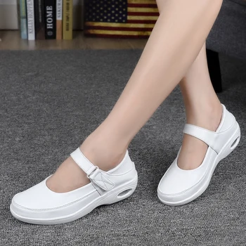 Sygeplejerske sko hvid sommer kvindelige 2018 koreansk hospital hældning hæl air cushion hule, non-slip bløde bund kvinders sko åndbar