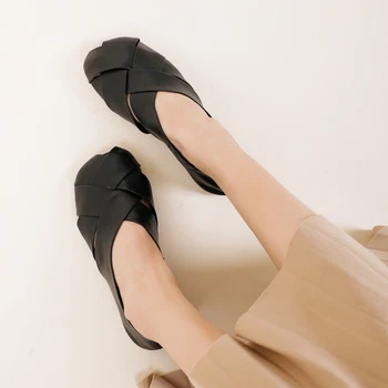 Vallu Foråret / Sommeren 2020 ny flad læder open-toe blødt læder bløde bund retro solid farve en enkelt sko